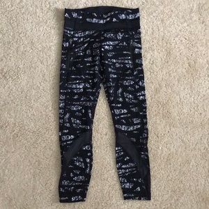 EUC Lululemon Pace Rival Crops Sz 4